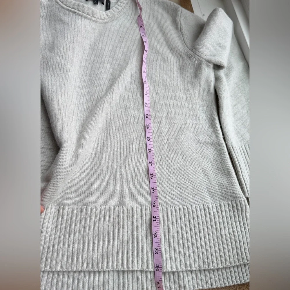 Theory Women’s  Light Gray Cashmere Sweater Size M - Picture 6 of 7